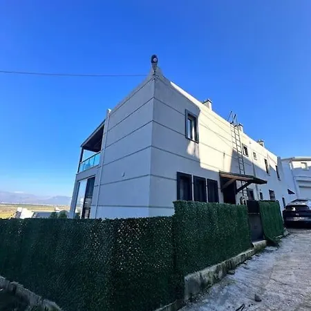 Villa Bahçeli Verandalı şirin Ev Havalimanına Yakın