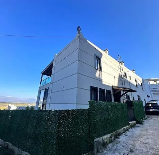 Villa Bahçeli Verandalı şirin Ev Havalimanına Yakın