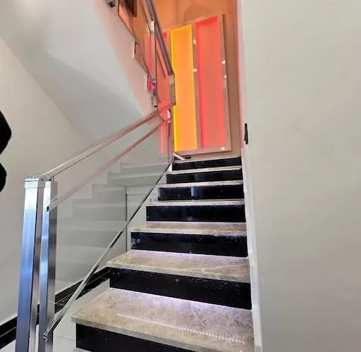 Villa Bahçeli Verandalı şirin Ev Havalimanına Yakın