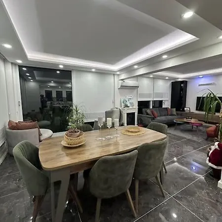 Bahceli Verandali Sirin Ev Havalimanina Yakin Villa *