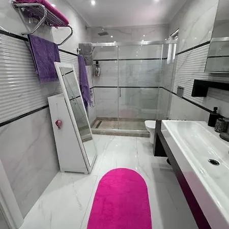 Bahceli Verandali Sirin Ev Havalimanina Yakin