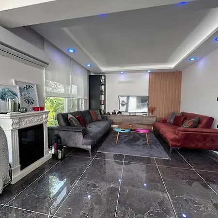 Bahceli Verandali Sirin Ev Havalimanina Yakin Dalaman