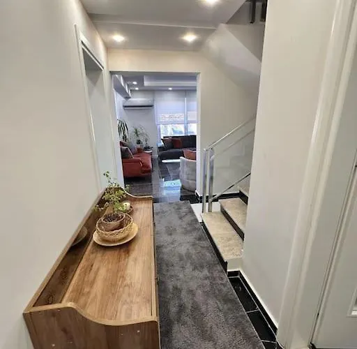 Bahceli Verandali Sirin Ev Havalimanina Yakin