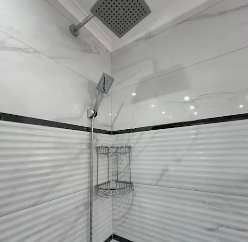 Bahceli Verandali Sirin Ev Havalimanina Yakin Dalaman