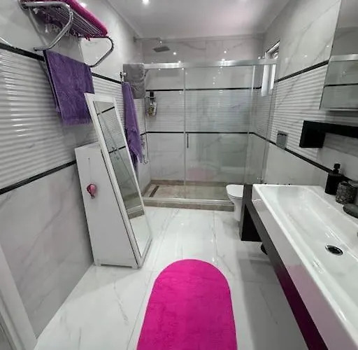 Bahceli Verandali Sirin Ev Havalimanina Yakin