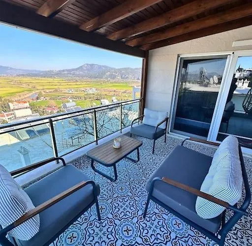 Bahceli Verandali Sirin Ev Havalimanina Yakin Dalaman