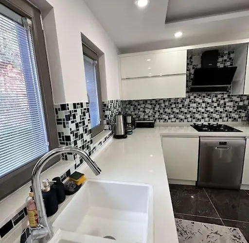 Bahceli Verandali Sirin Ev Havalimanina Yakin * Dalaman