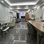 Bahceli Verandali Sirin Ev Havalimanina Yakin Villa
