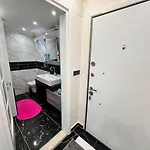 Bahceli Verandali Sirin Ev Havalimanina Yakin Villa *